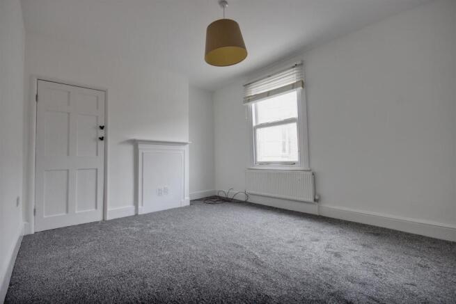 2 bed Terraced for sale Image 6