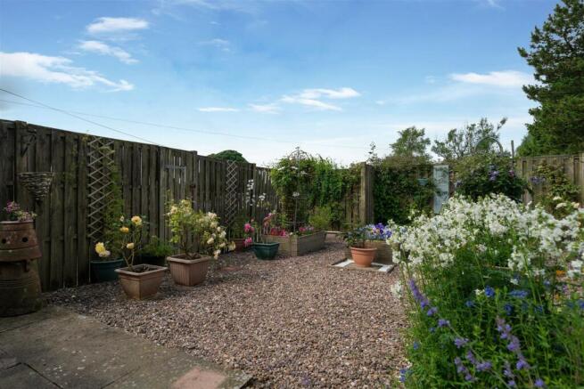 Garden-20.jpg