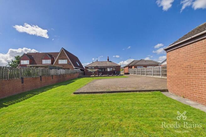 3 bed Bungalow for sale Image 12