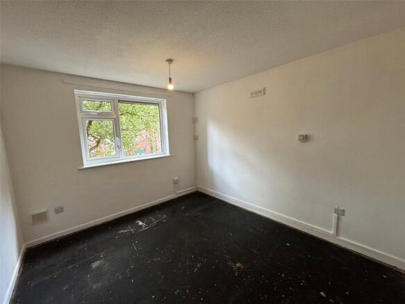 2 bed Flat for sale Image 7