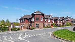 19, Martlet Court, Church Street, Horsham RH12 3GF