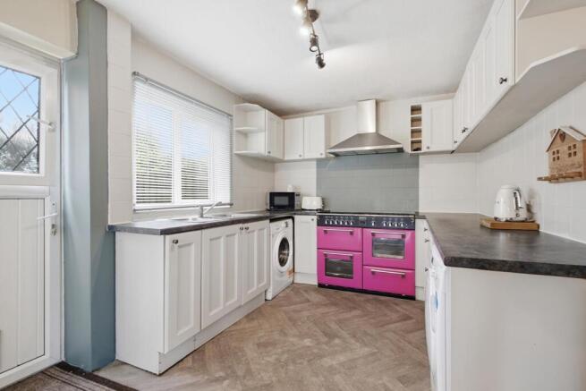 4 bed Detached for sale Image 4