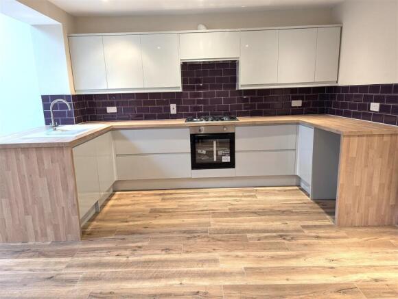 Kitchen / Dining Area