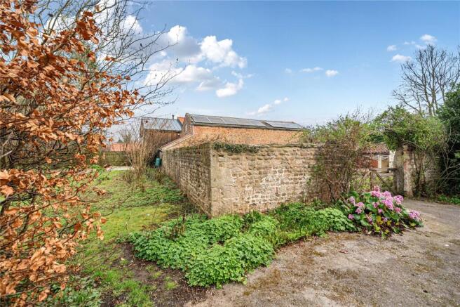 4 bed Detached for sale Image 12