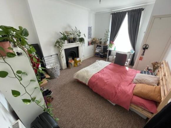 Bedroom 1.jpg