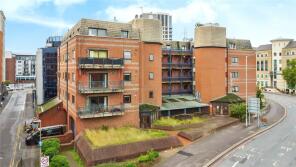23, Royal Court, Kings Road, Reading RG1 4AE