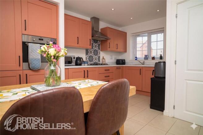 3 bed Semi-Detached for sale Image 4