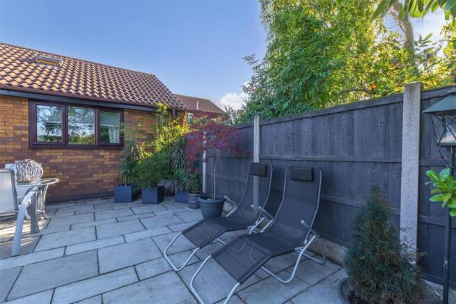 Garden (19)-HDR copy.jpg