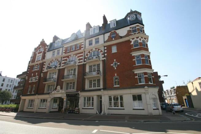 University mansions ext (i).JPG