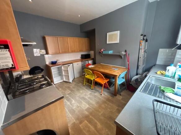 7 bed Terraced to rent Image 8