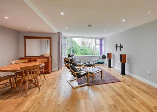 15 Wightwick Court-10.jpg
