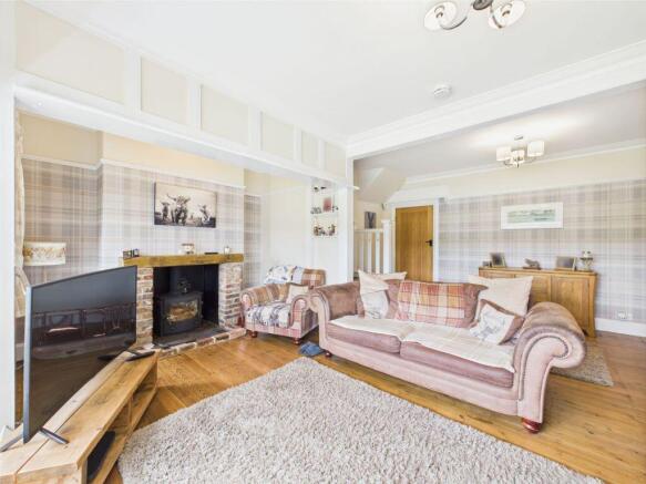 4 bed Semi-Detached for sale Image 5
