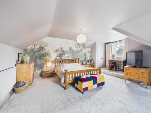 7B BEDROOM 1