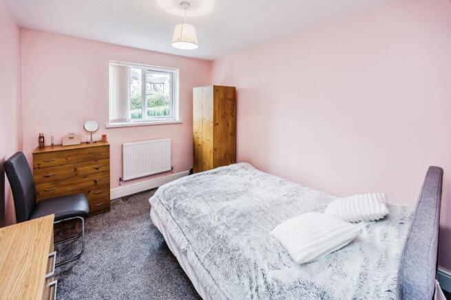 4 bed Detached for sale Image 11