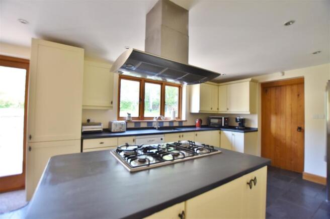 KITCHEN/DINER
