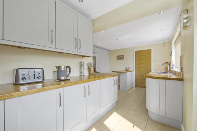 3 bed Detached Bungalow for sale Image 5