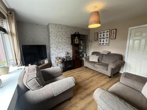 3 bed Semi-Detached for sale Image 6