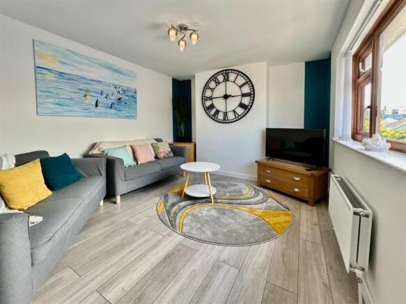 Flat 2 Garrow Court 2.JPG