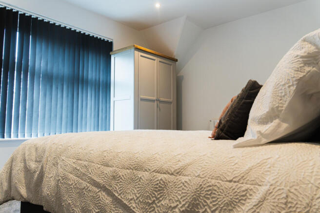 2 bed Apartment to rent Image 11