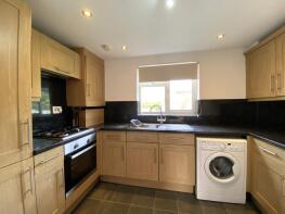 82, Bardfield Way, Rayleigh SS6 9SJ