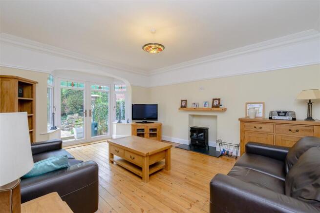8364306-interior09.jpg