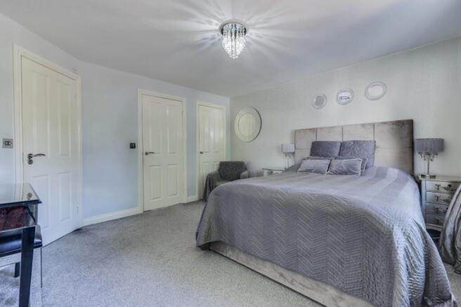 4 bed Detached for sale Image 12