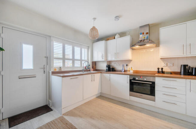 1432431-11-69c2bc...