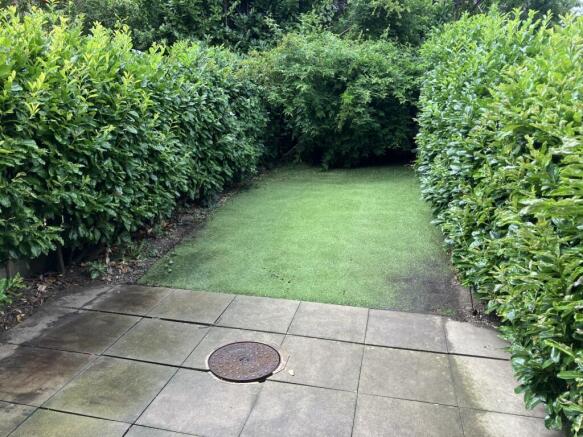 2 bed House to rent Image 8