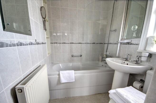 3 bed Semi-Detached for sale Image 11
