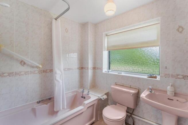 4 bed Detached for sale Image 6