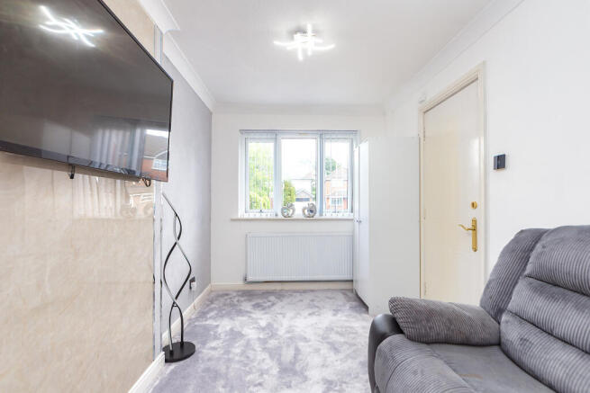 4 bed Detached for sale Image 11