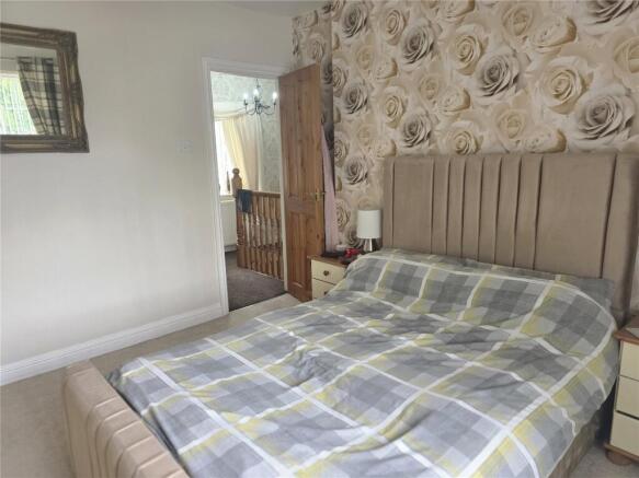 4 bed Semi-Detached for sale Image 11
