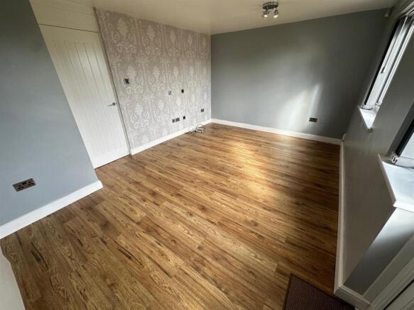 Sitting & Dining Room 2.jpg