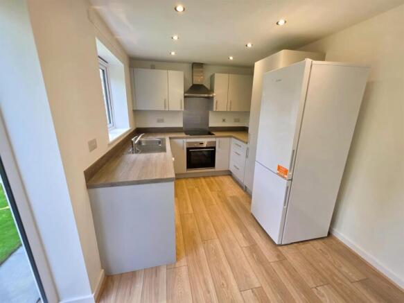kitchen 2.jpg