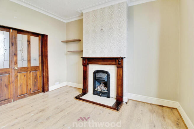 2 bed Terraced to rent Image 6