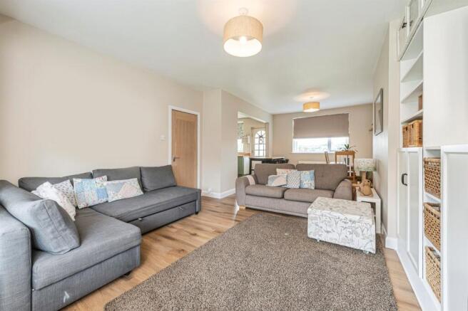 3 bed Semi-Detached for sale Image 8