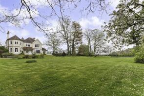Coombe Down, Green Lane, Hambledon PO7 4SY