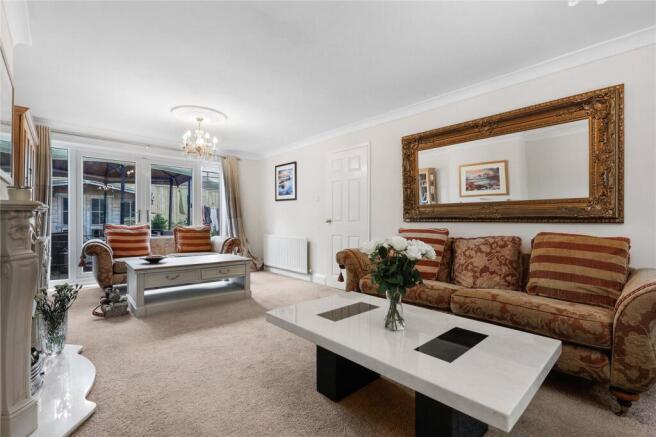 4 bed Detached for sale Image 8