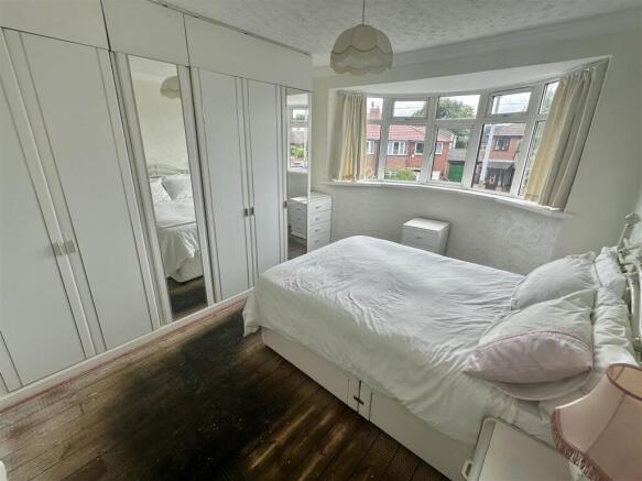 4 bed Semi-Detached for sale Image 10