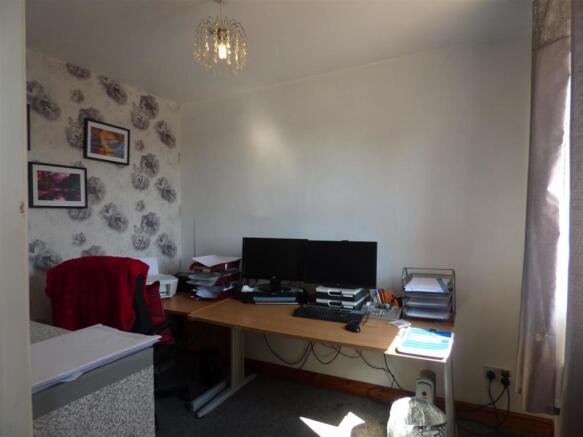 BED THREE  OR STUDY 15 MADOW LANE JUNE 2022.JPG