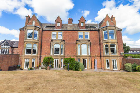 Clifton Drive, Lytham, FY8