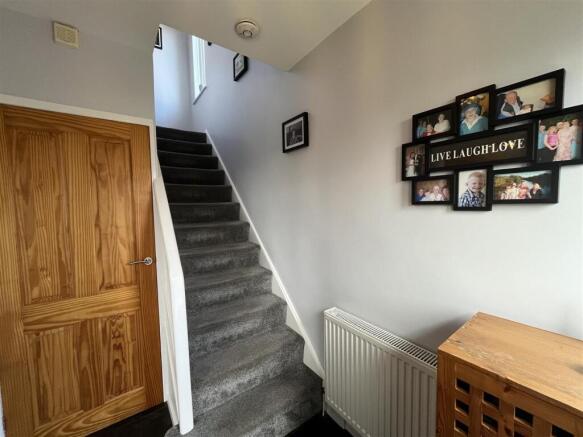 3 bed Semi-Detached for sale Image 9