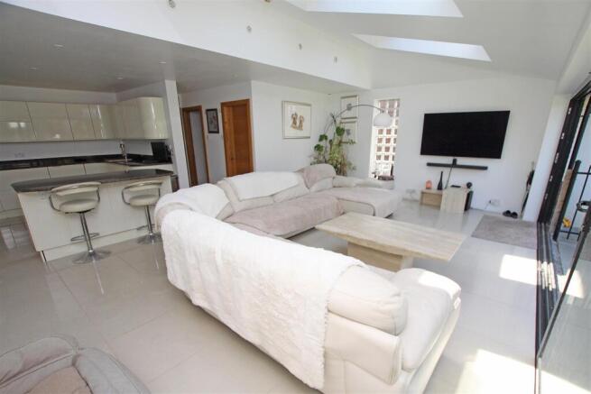 Living area c.jpg