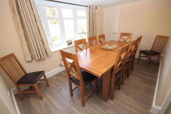 dining room 1 .jpg