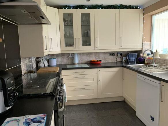 Kitchen1.jpg