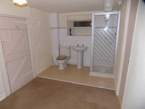 Shower Room / Dressi