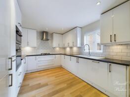 16, Waine Close, Buckingham MK18 1FG