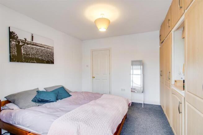 3 bed Semi-Detached for sale Image 8