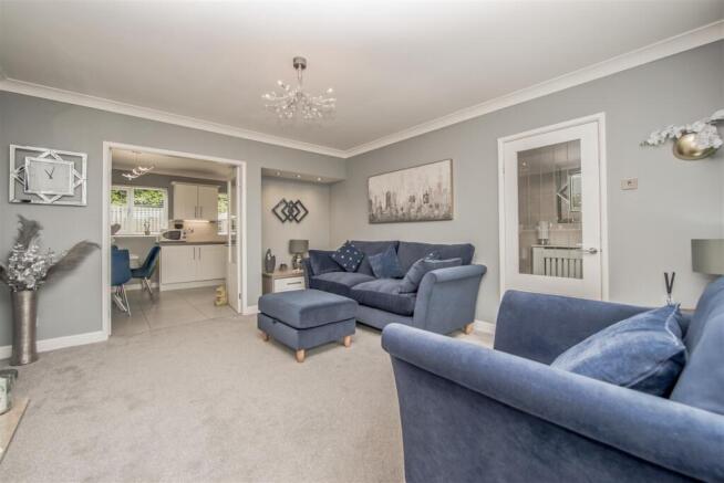 3 bed Semi-Detached for sale Image 6