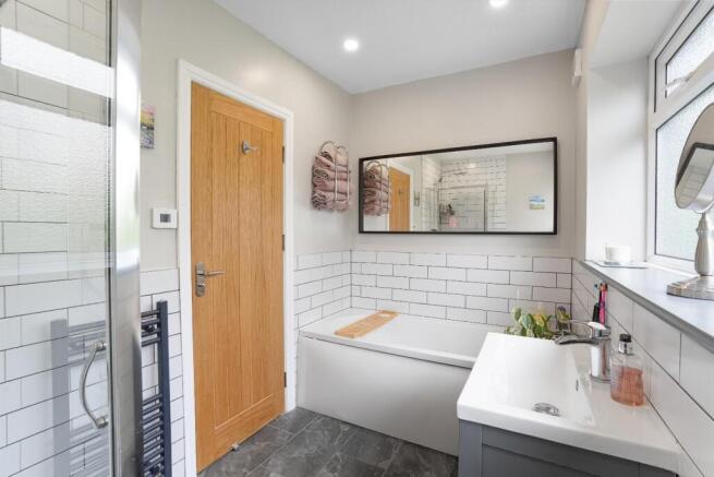 3 bed Semi-Detached for sale Image 12